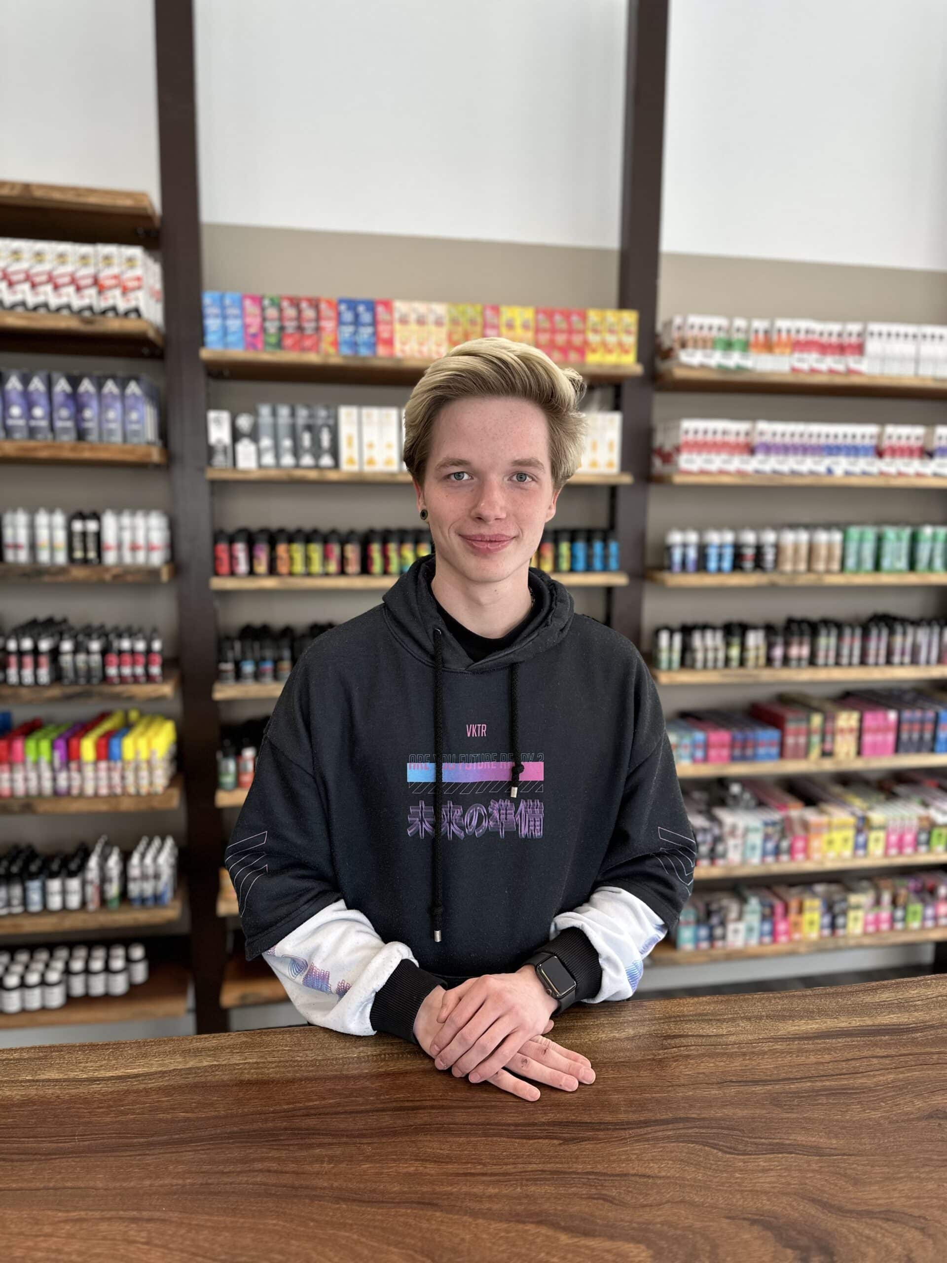 Nick Vape Experte Team Mitglied bei Vape Station E-Zigaretten Shop Köln